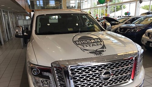 2 Adesivo decalcomania per cofano in vinile per camion Nissan Titan grafica teschio fuoristrada 5.6L logo