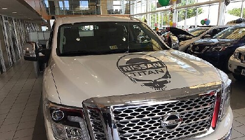 2 Adesivo decalcomania per cofano in vinile per camion Nissan Titan grafica teschio fuoristrada 5.6L logo