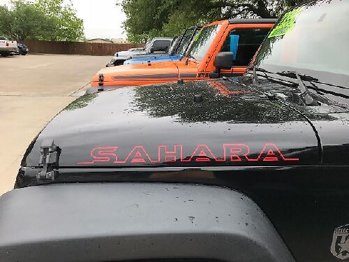 Coppia di adesivi vinilici laterali per cofano Sahara per Jeep Wrangler