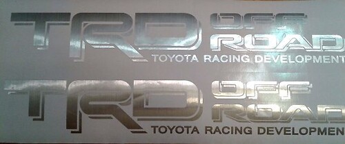 Adesivo in Vinile Stile Cromo con Logo TRD per Bordo Letto Toyota Tacoma