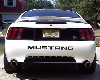 99-04 Ford Mustang Pannello del coperchio del bagagliaio posteriore Blackout Decal Grafica in vinile Black Out