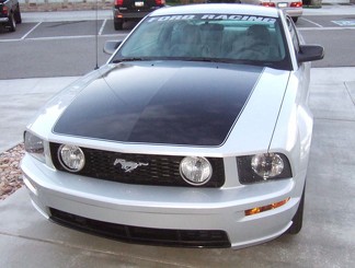 05-09 Mustang Hood Blackout con strisce grafiche gessate