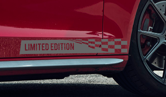 EDIZIONE LIMITATA - Decalcomania in vinile Adesivo Emblema Bandiera da corsa a scacchi Fit Ford PS24