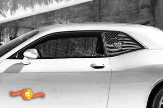 2 Dodge Challenger Window Bandiera degli Stati Uniti Hellcat con adesivi grafici per decalcomanie per parabrezza in vinile con occhi rossi
