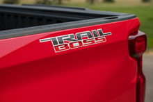 2 - Nuovi adesivi per decalcomanie Chevrolet Silverado 1500 Custom Trail Boss 4WD 4X4 2019
 2