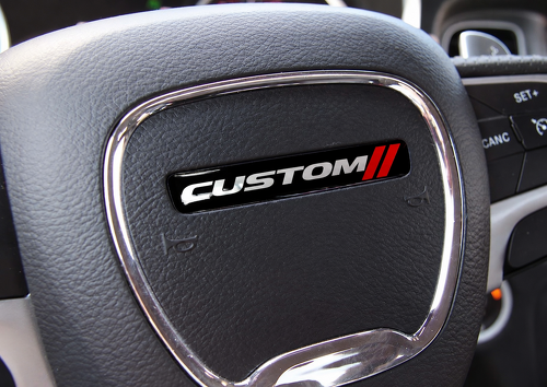 Black Red Twin Stripes Custom Domed Insert — Adesivo in vinile (volante) per Dodge Challenger