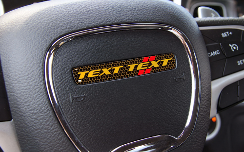 Scat Pack Style TEXT TEXT Yellow Red Honeycomb Domed Strip — Adesivo in vinile (volante) per Dodge Challenger