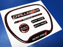 Set di Challenger SRT Scat Pack a nido d'ape rosso volante rivestimento anello emblema a cupola adesivo decalcomania caricatore Dodge Scatpack
 2