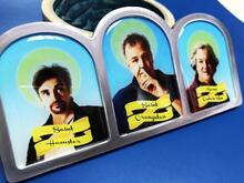 Santissima trinità del Grand Tour Icona dell'altare Jeremy Clarkson (L'orango) Richard Hammond (Criceto) James May (Capitano Slow) Adesivo con emblema
 2