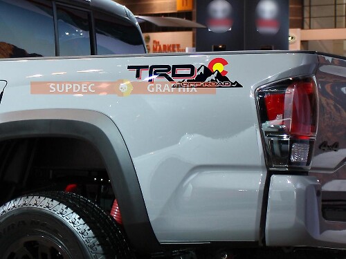 Adesivo in Vinile Stile Bandiera TRD per Sponda del Cassone Toyota Tacoma