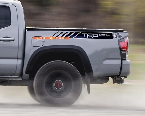 TRD 4x4 Off Road l'inverno sta arrivando edizione Adesivi laterali in vinile Decal adatta a Tacoma 2013 - 2020 o Tundra 2016 - 2020
