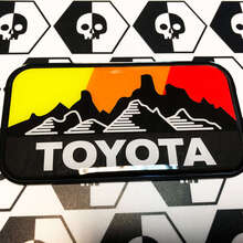 Nuova decalcomania adesiva a cupola con emblema del distintivo in colori vintage Toyota Overland Mountains con polistirene ad alto impatto
 3