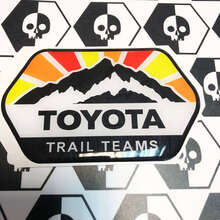 2 adesivi decalcomanie Toyota Trail Teams Montagne Vintage Sun Colors Badge Emblem Decalcomania a cupola
 2